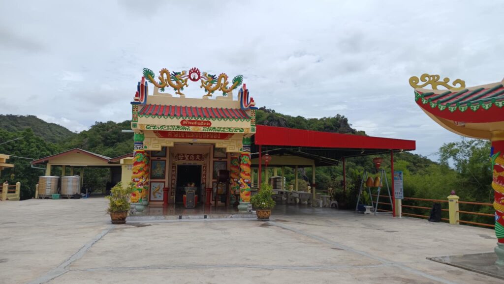 ศาลเจ้าแม่ทับทิมทอง